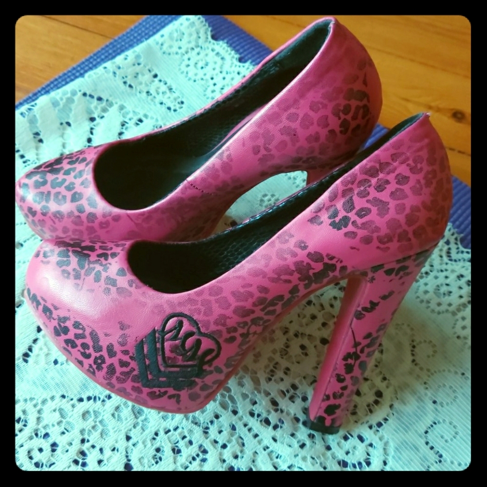 Metal Mulisha heels